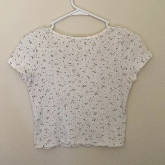 Brandy Melville tee - Picture 3 of 3